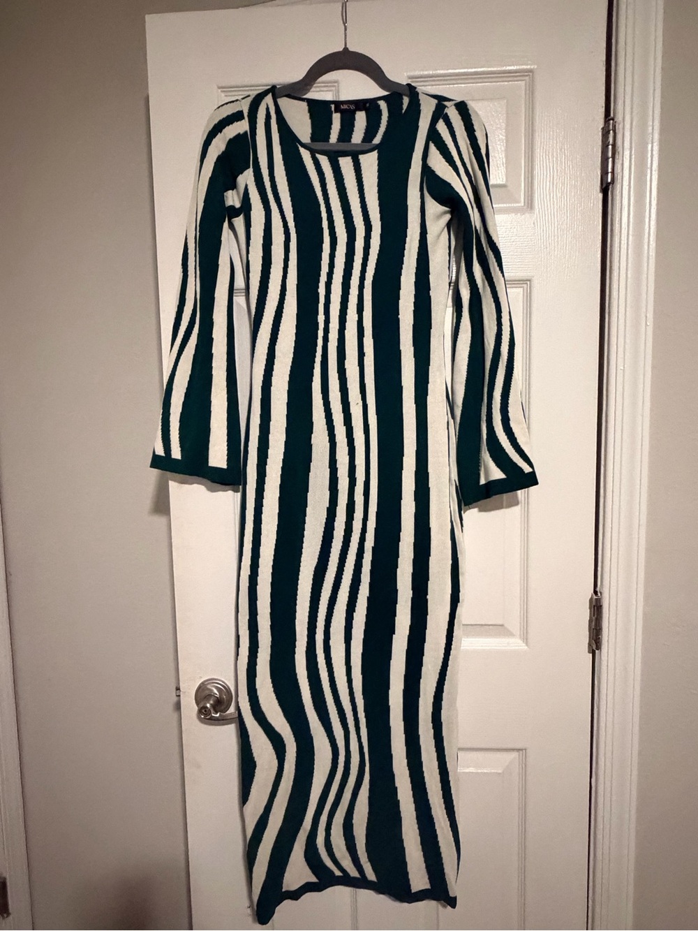 Green & White Striped Maxi Dress - Unknown Brand